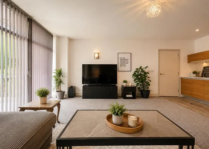 Two Bedroom In The Heart Of The City